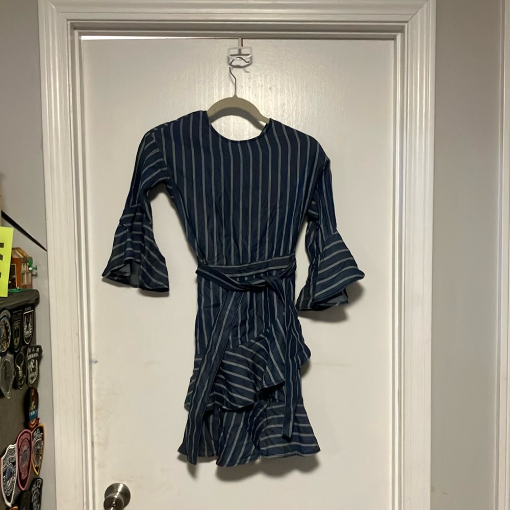 Excellent pre-owned Habitual mini dress Size small
